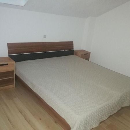 Schoene Dachgeschosswohnung Im Herzen Von Deidesheim Exterior photo